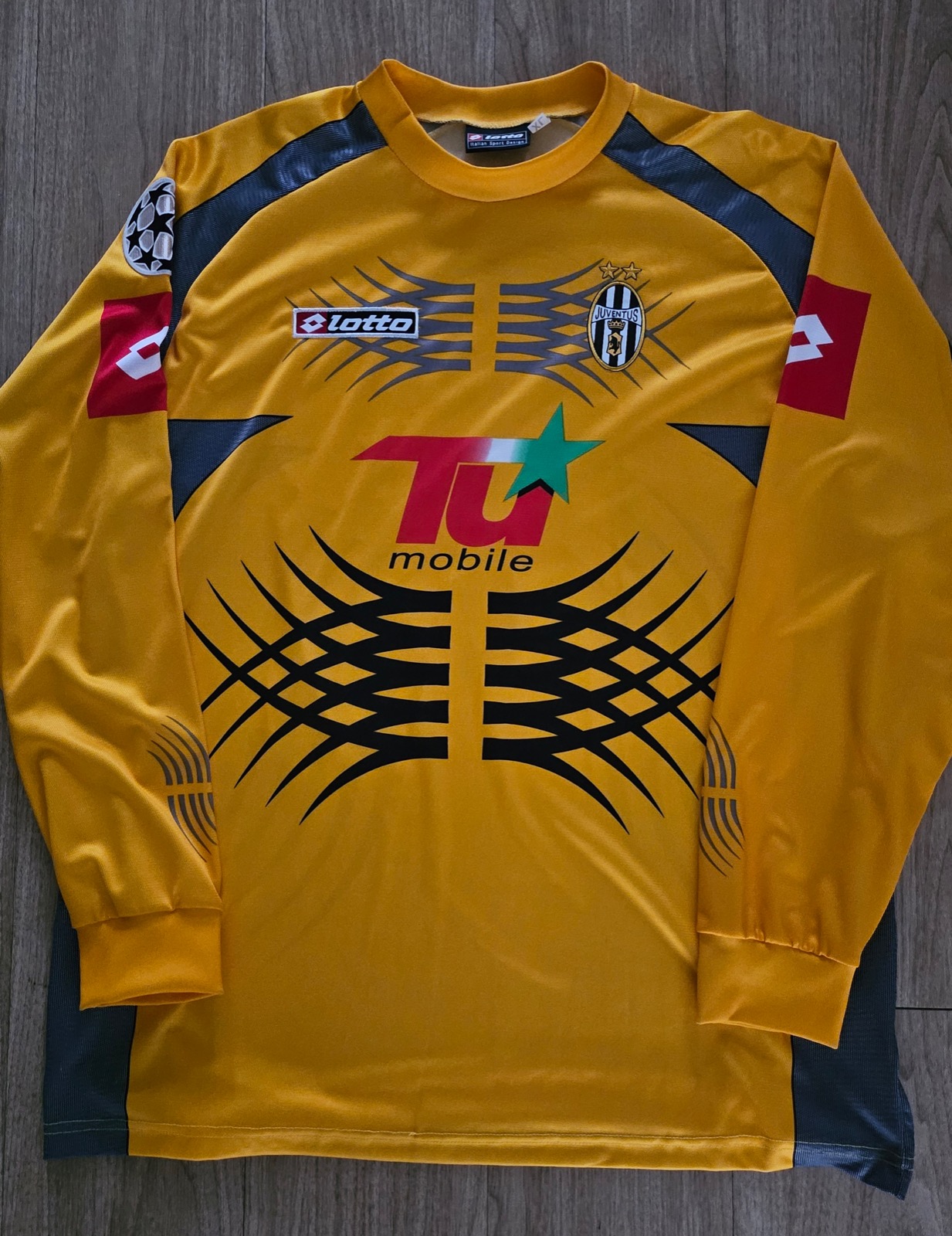 Juventus FC 2001-02 European GK 2 Kit