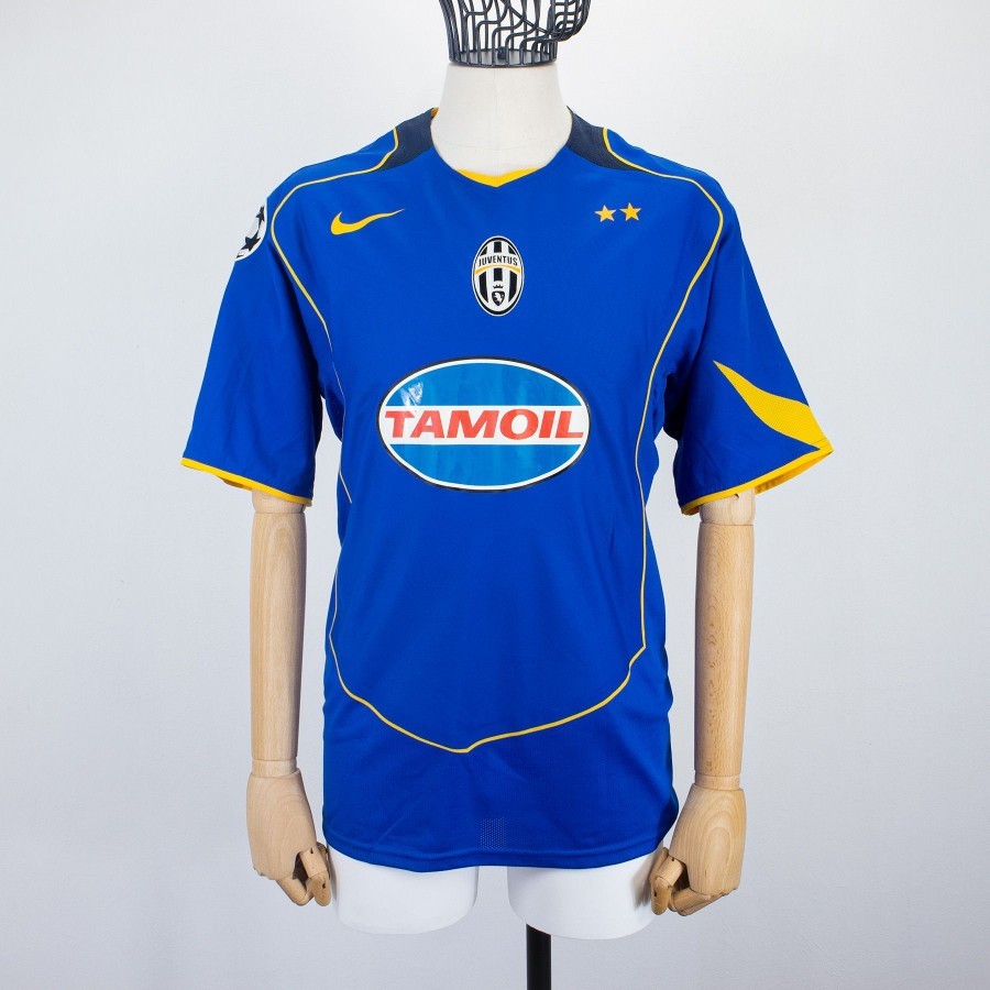 Juventus FC 2004-05 Champions League Third Kit
