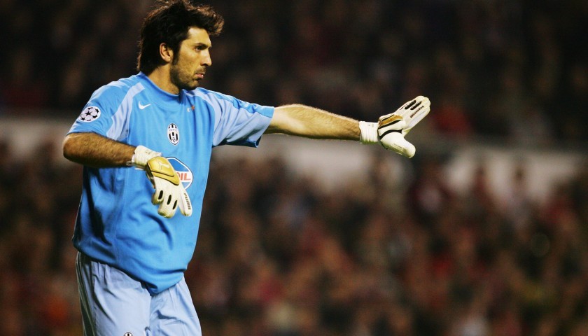 Juventus FC 2004-05 Champions League GK 2 Kit