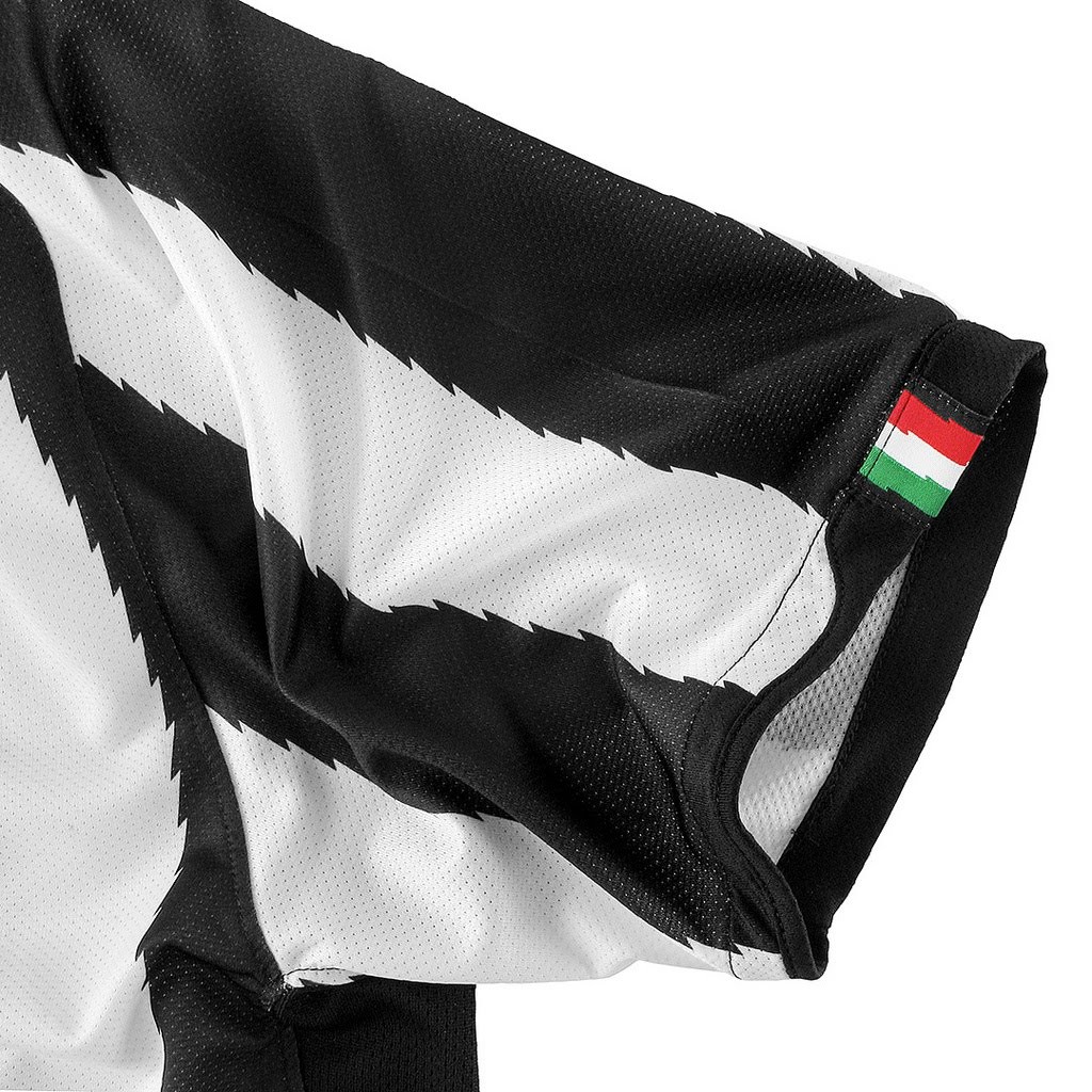 Juventus FC 2010-11 Home Kit