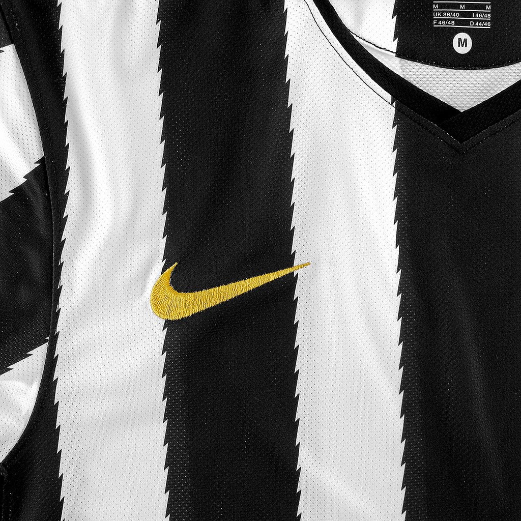 Juventus FC 2010-11 Home Kit