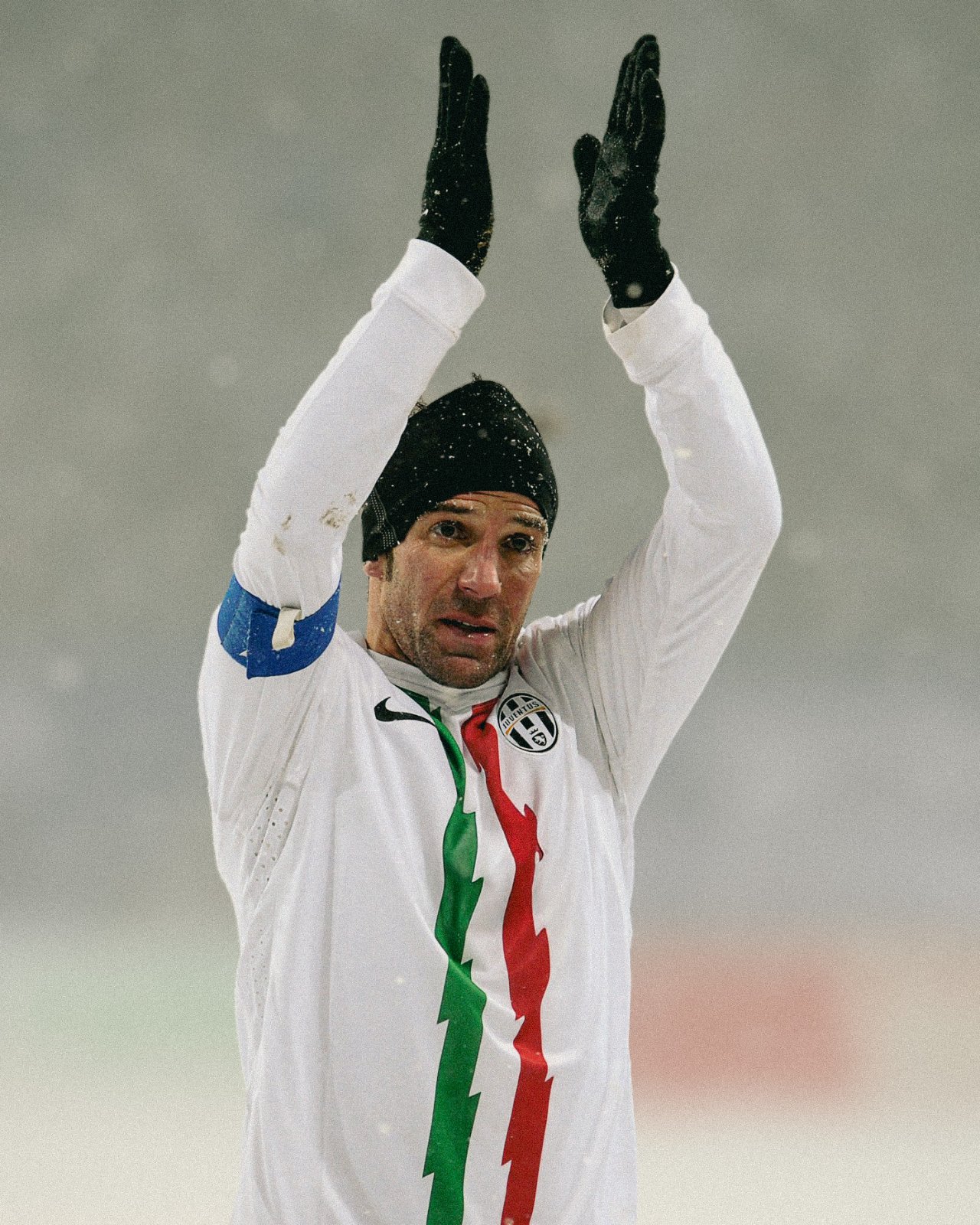 Juventus FC 2010-11 Europa League Away Kit