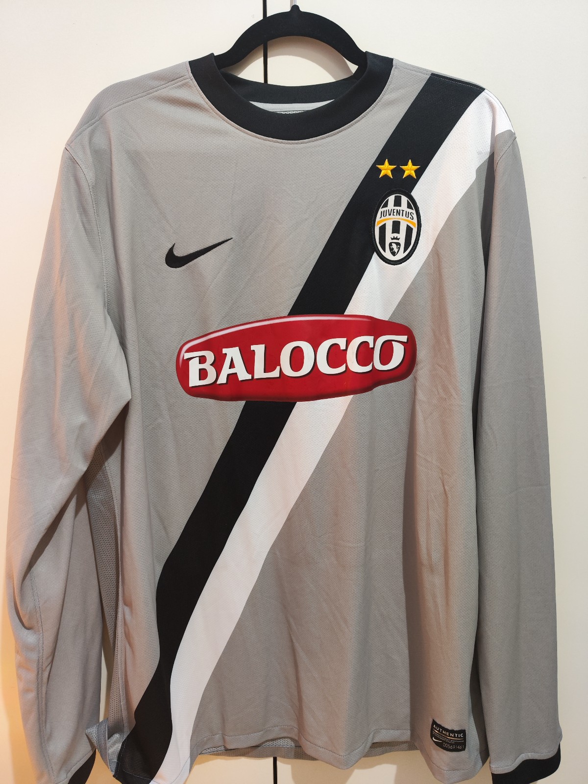 Juventus FC 2010-11 Third V2 Kit