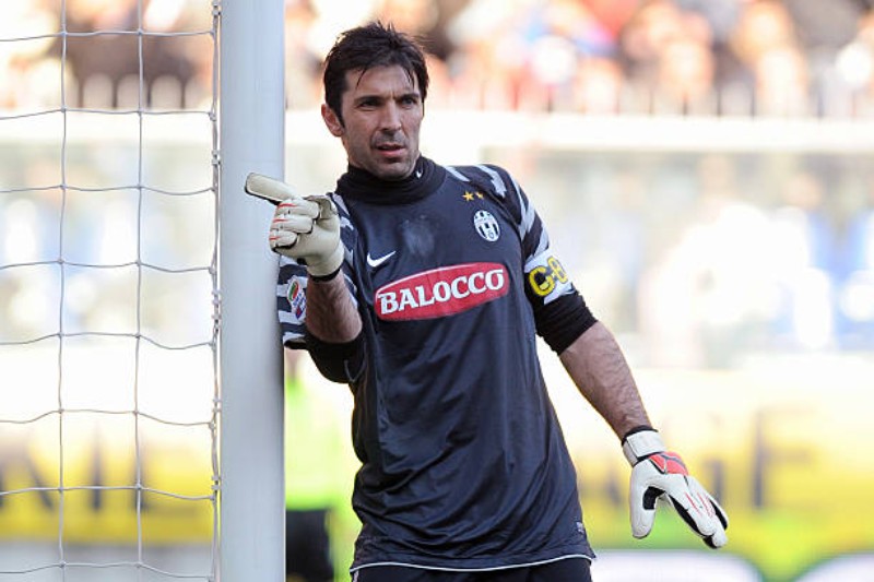 Juventus FC 2010-11 GK 2 V2 Kit