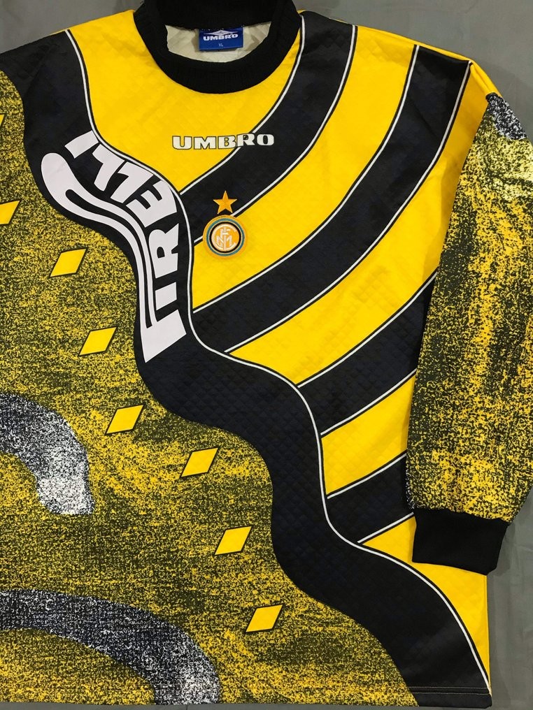 Inter Milan 1995-96 GK 1 Kit