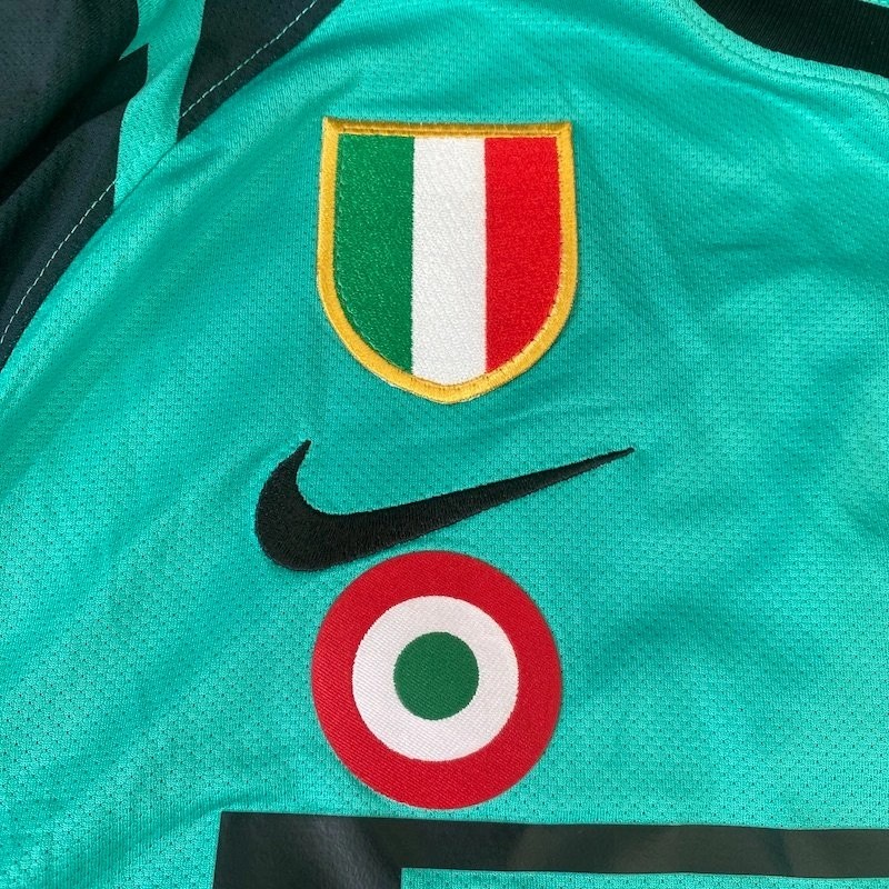 Inter Milan 2010-11 GK 2 Kit