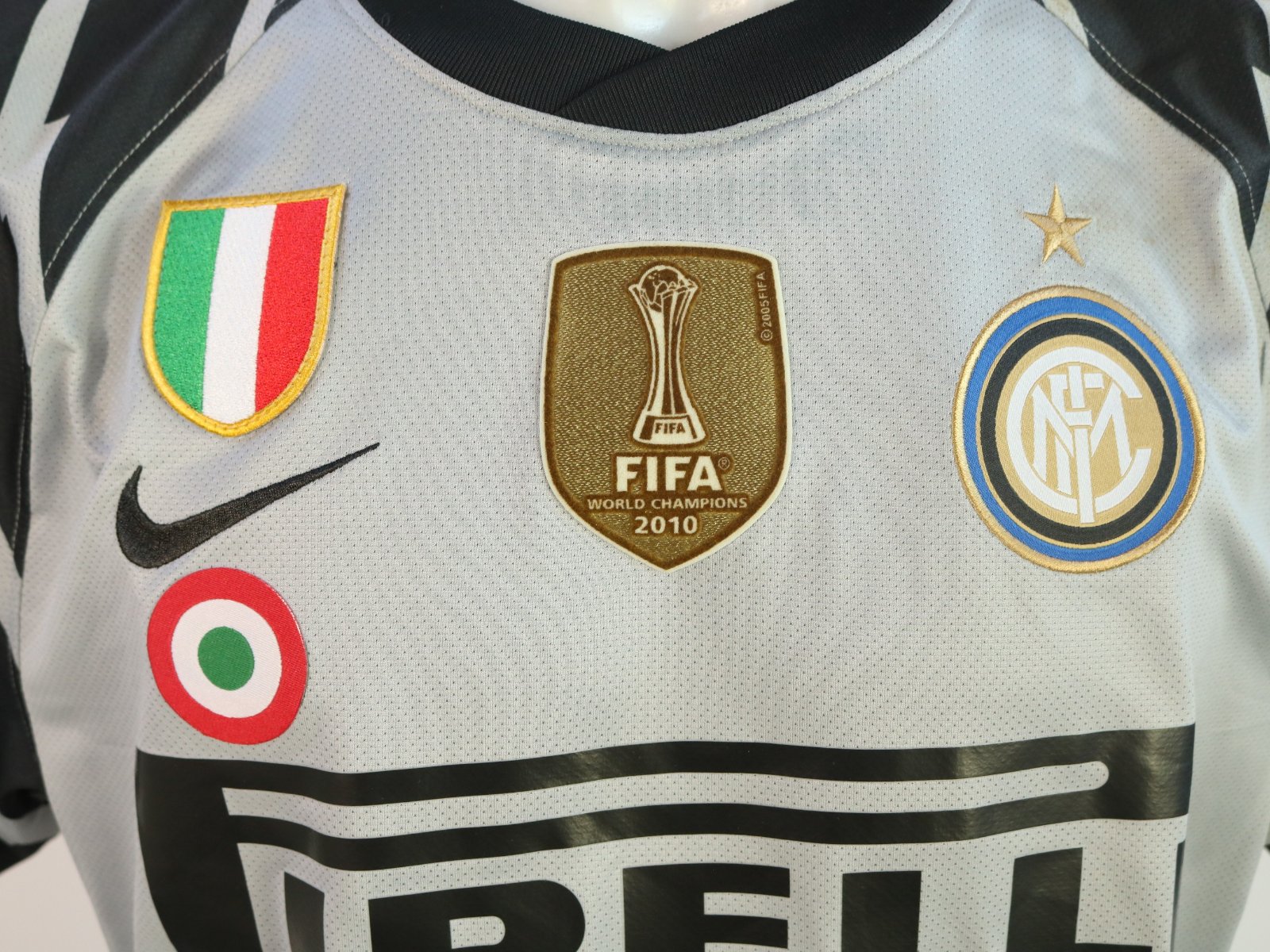 Inter Milan 2010-11 GK Home V2 Kit