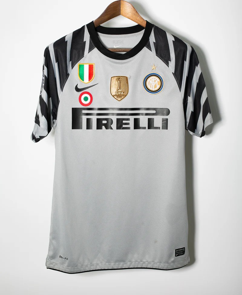Inter Milan 2010-11 GK Home V2 Kit