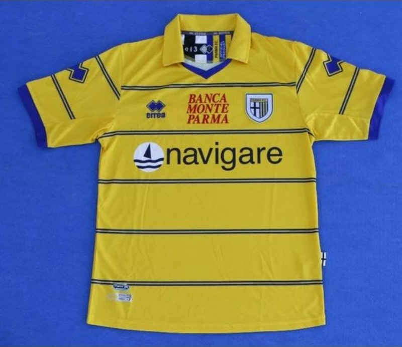 Parma Calcio 2011-12 Third Kit