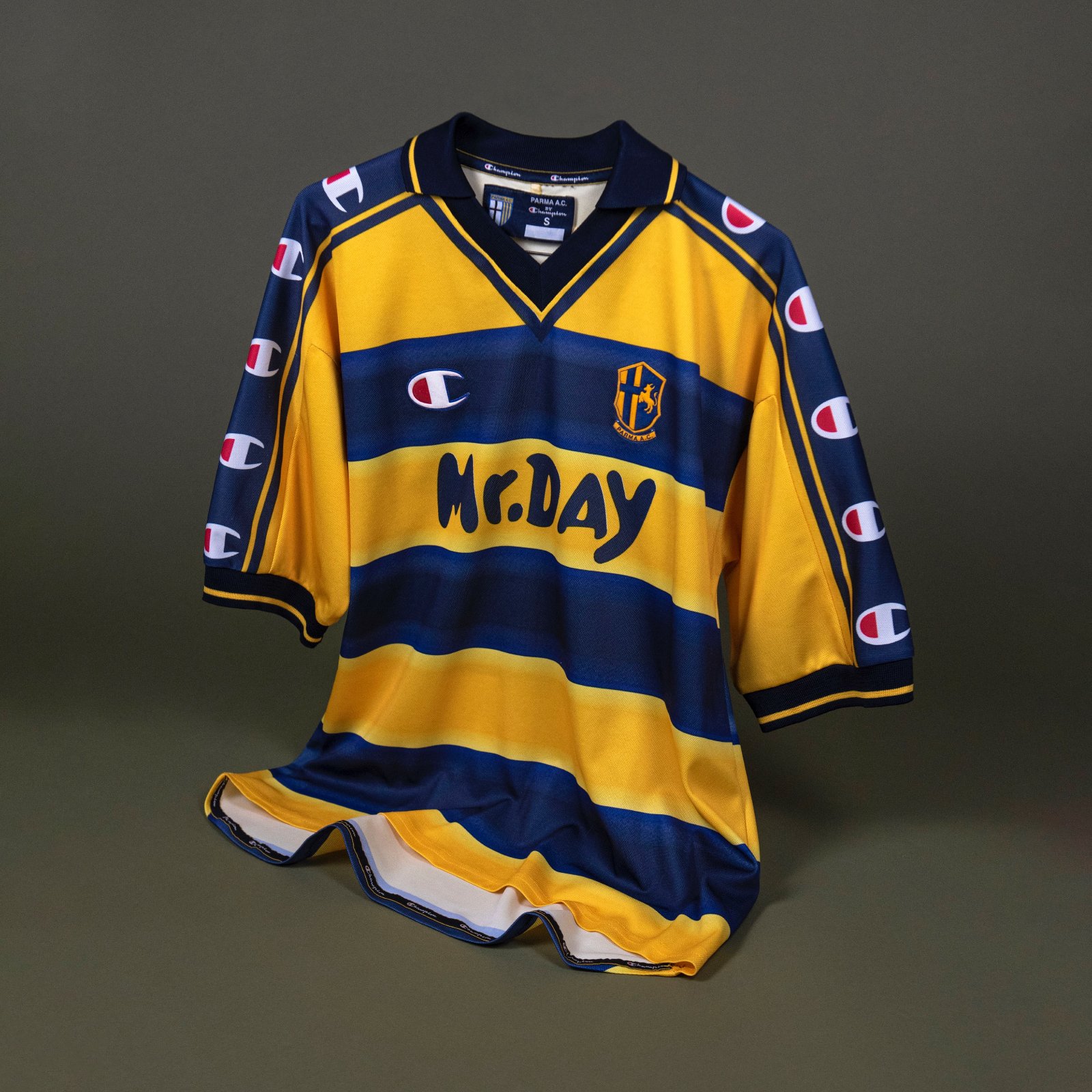 Parma Calcio 2000-01 Home V2 Kit