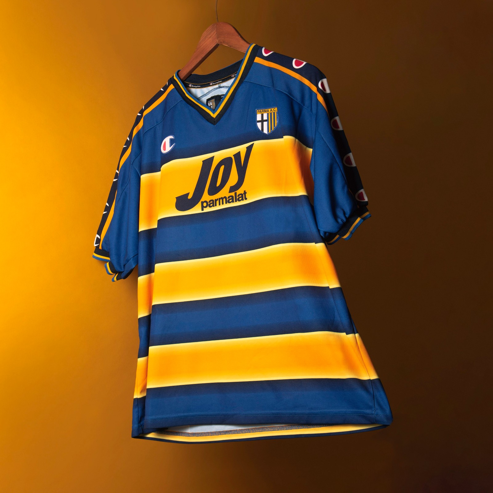 Parma Calcio 2001-02 Home Kit
