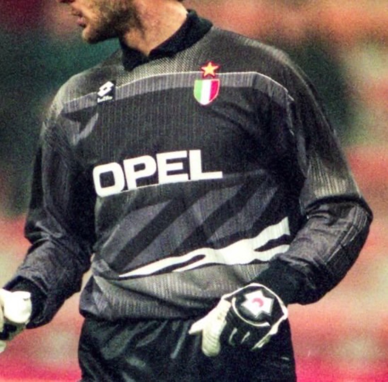 AC Milan 1994-95 GK 2 Kit