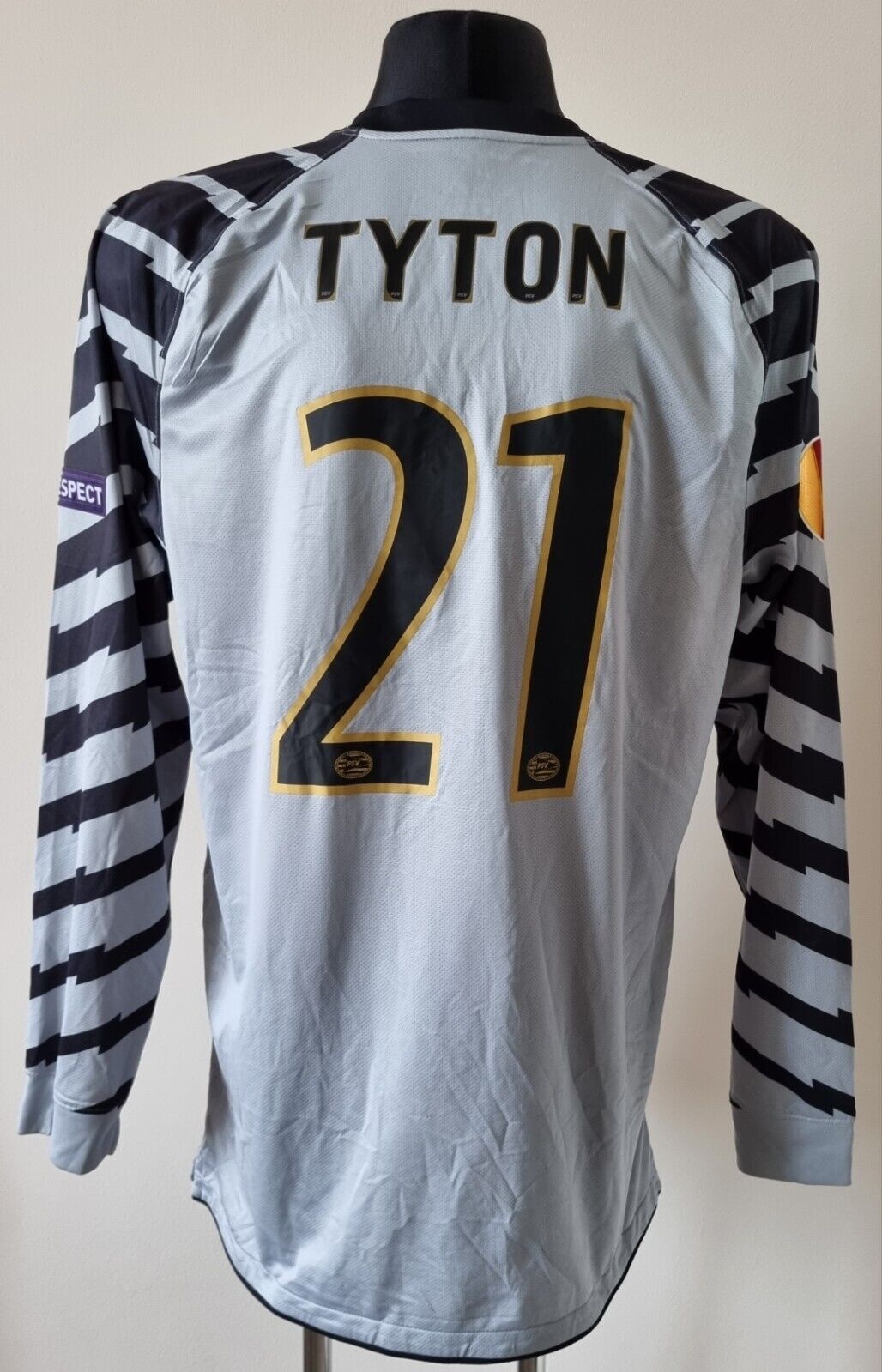 PSV 2010-11 GK 1 Kit