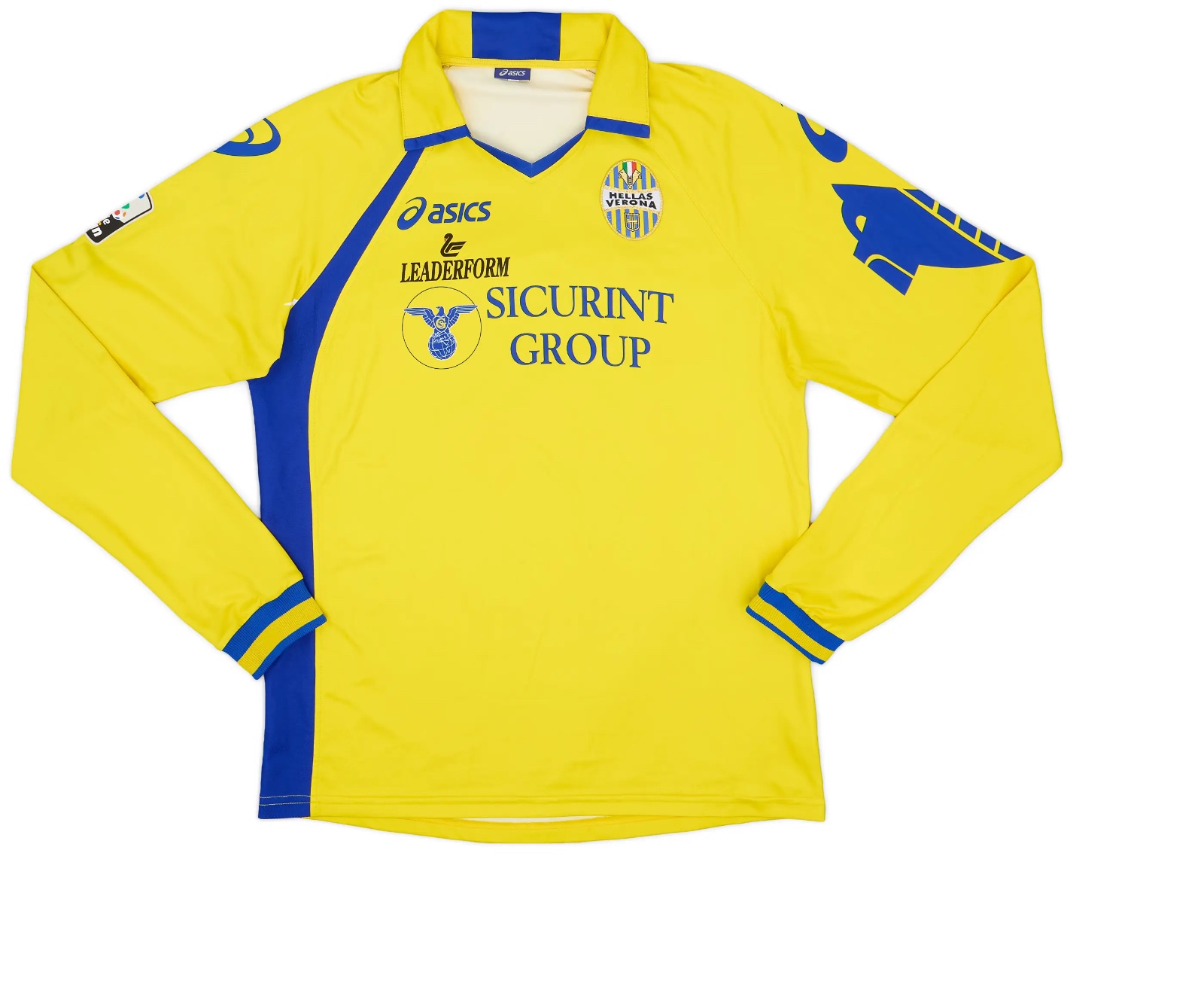 Hellas Verona 2011-12 Away V2 Kit