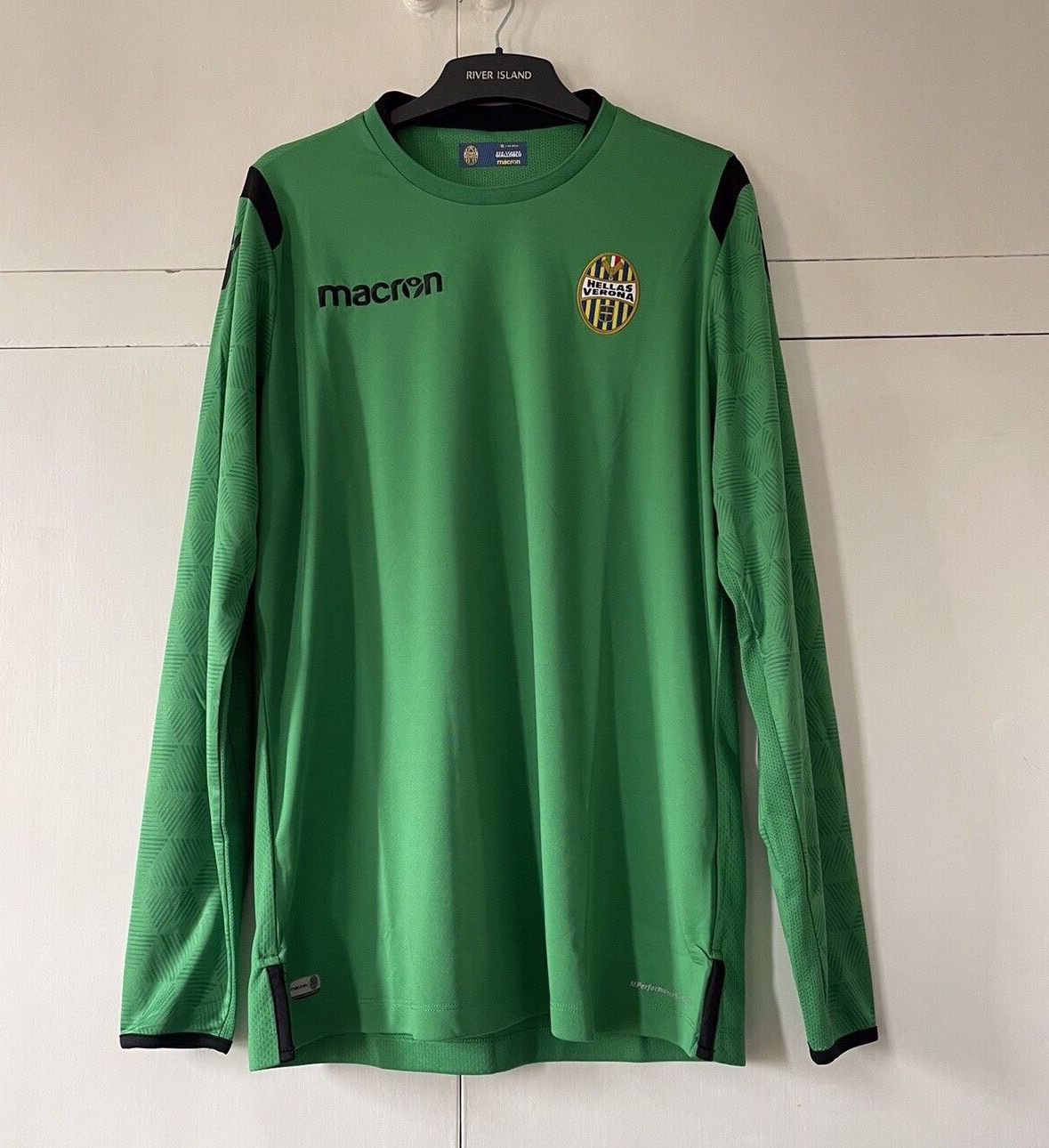 Hellas Verona 2018-19 GK 1 Kit