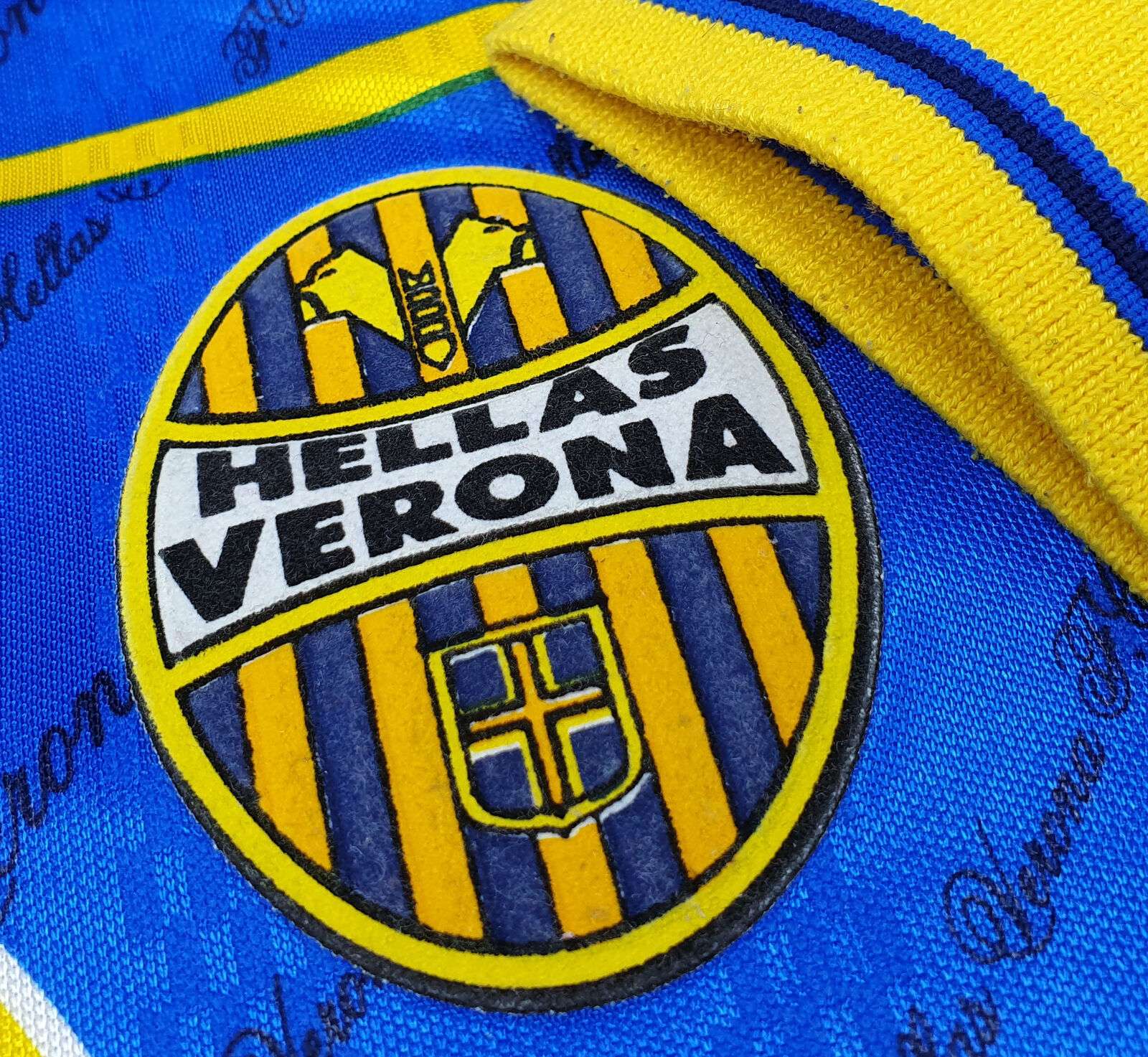 Hellas Verona 1998-99 Home Kit