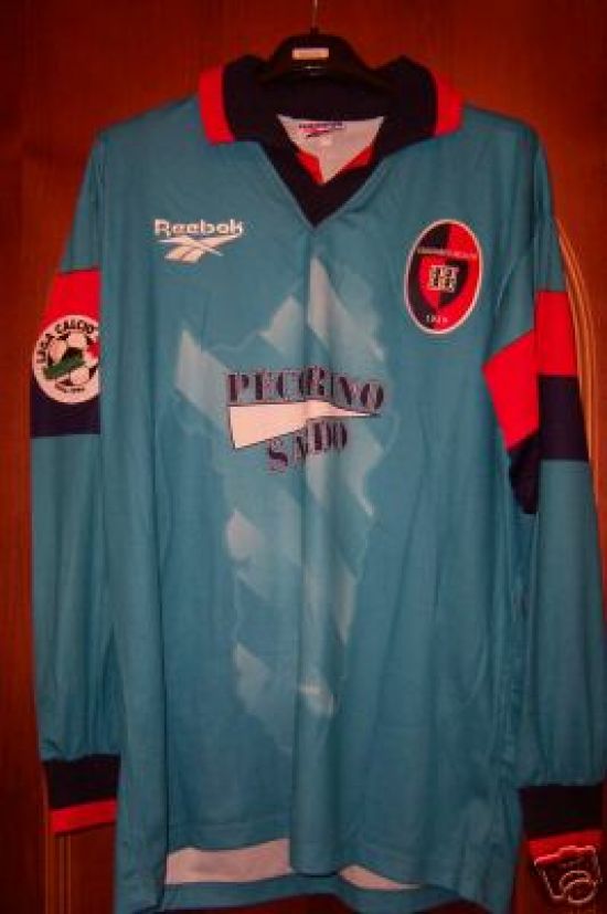 Cagliari Calcio 1997-98 Third Kit