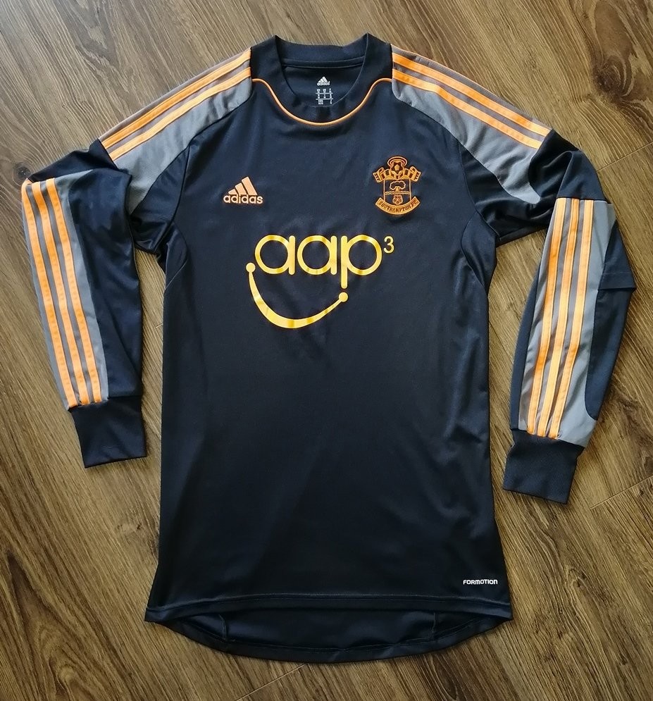 Southampton FC 2013-14 GK 2 Kit