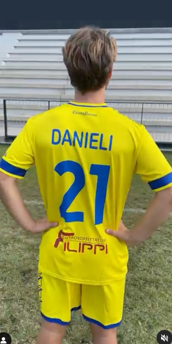 Chievo Verona 2024-25 Home Kit