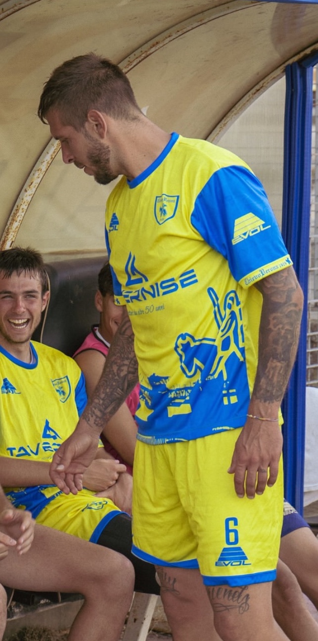 Chievo Verona 2025-26 Pre-Season Home Kit