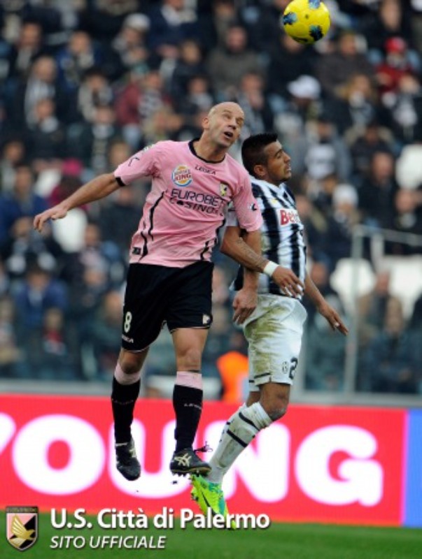 Unione Sportiva Città di Palermo 2011-12 Home V2 Kit