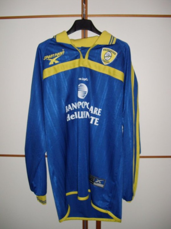 Frosinone 2003-04 Third Kit