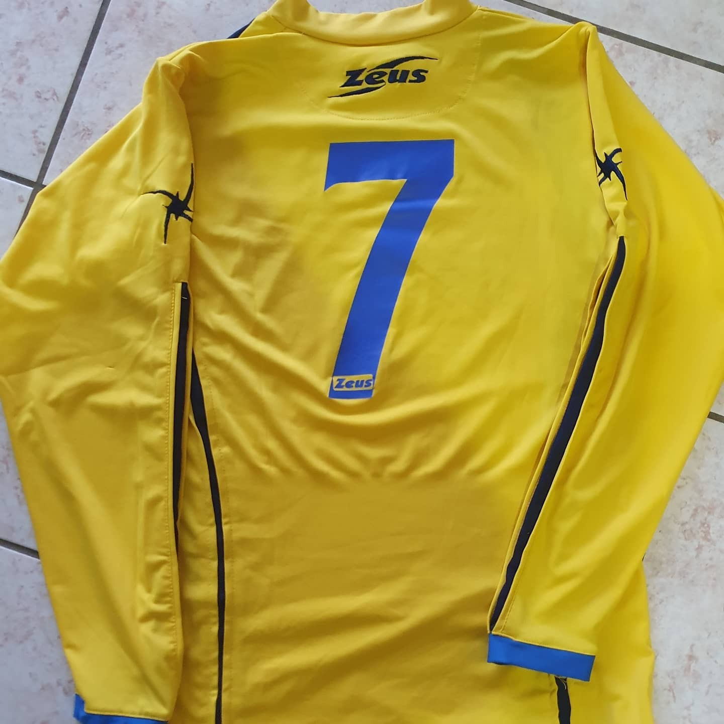 Frosinone 2005-06 Home Kit