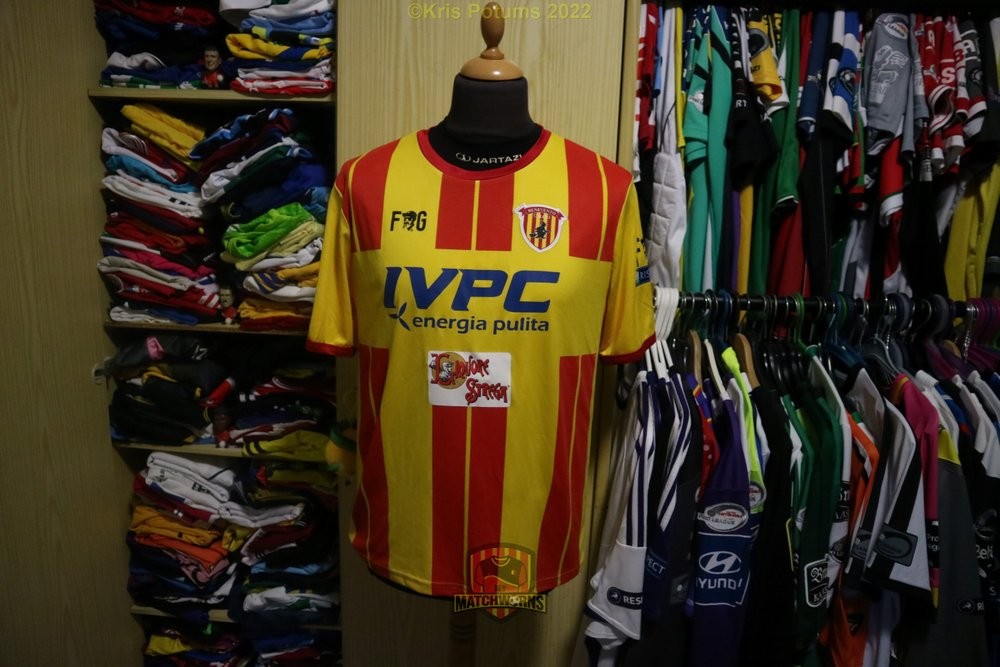 Benevento 2016-17 Home Kit