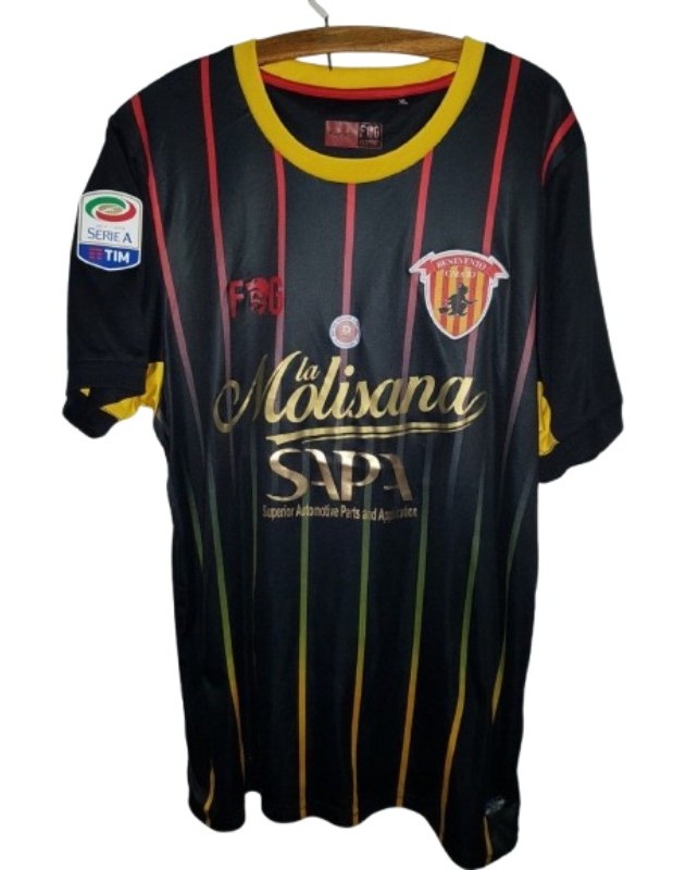 Benevento 2017-18 Third Kit