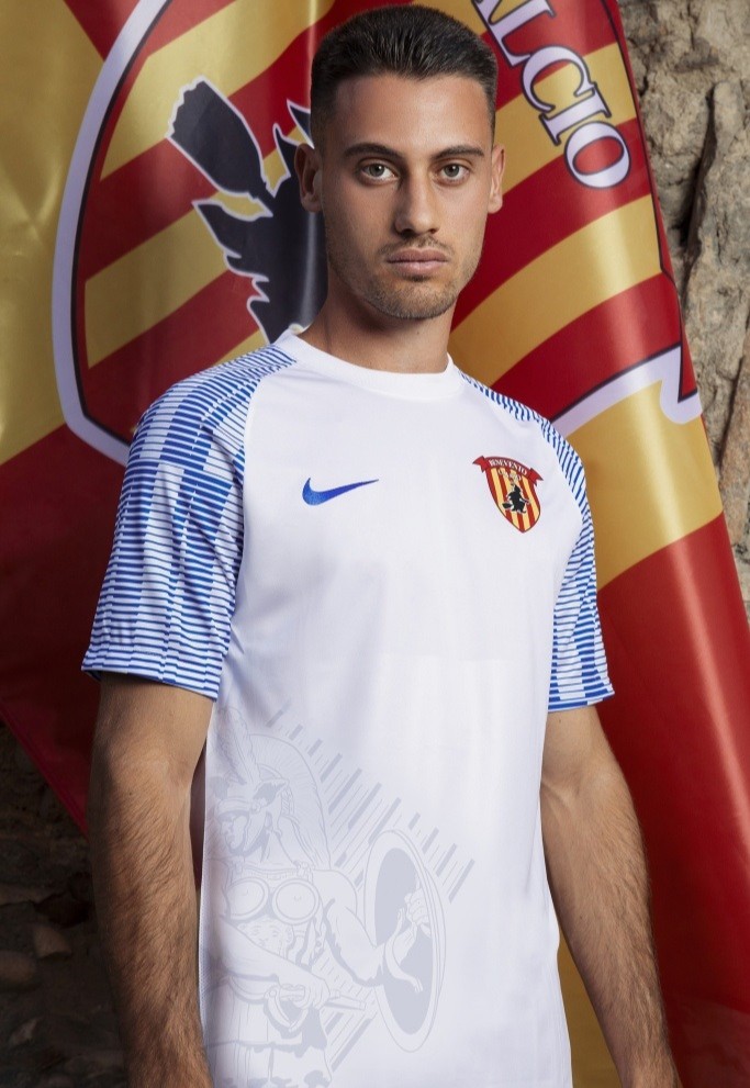 Benevento 2022-23 Away Kit