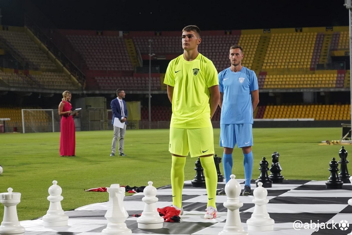 Benevento 2023-24 GK 2 Kit