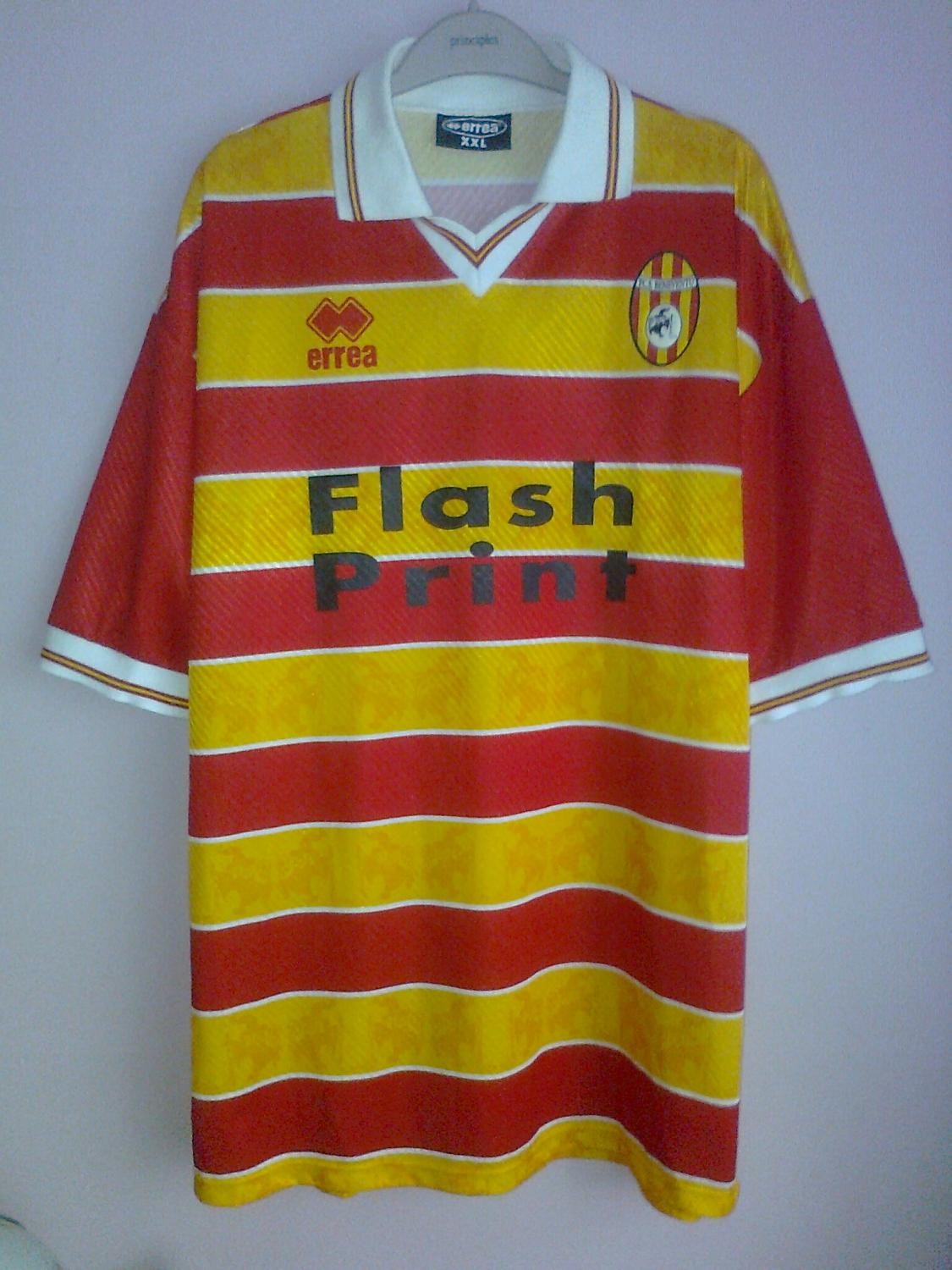 Benevento 2000-01 Home Kit