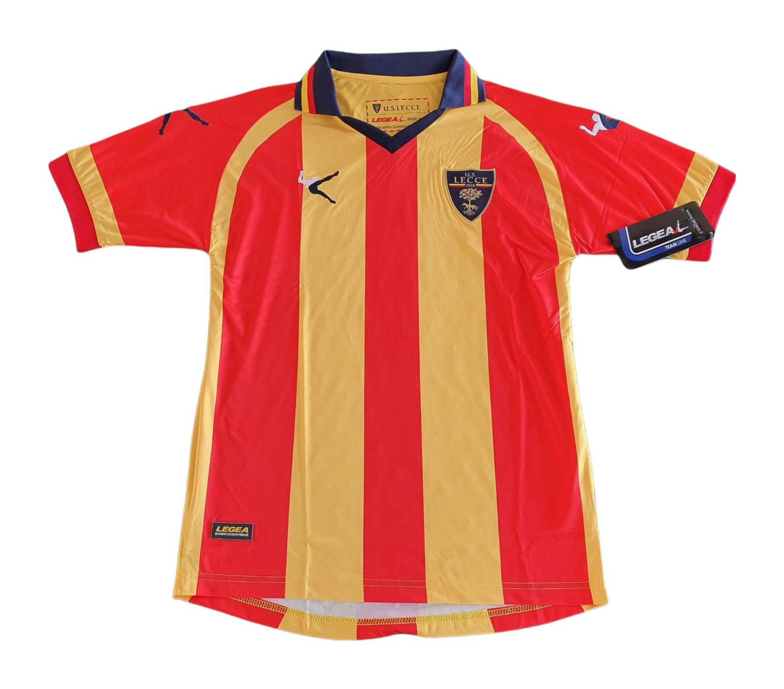 US Lecce 2015-16 Home Kit