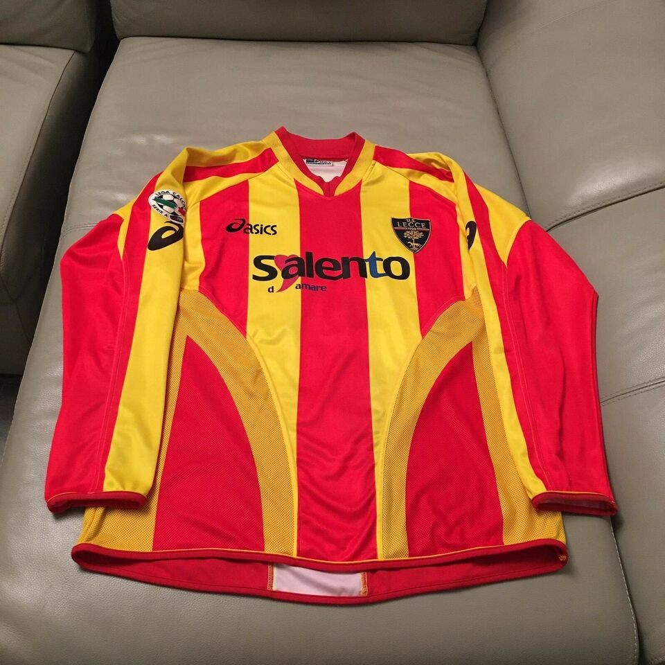 US Lecce 2004-05 Home Kit
