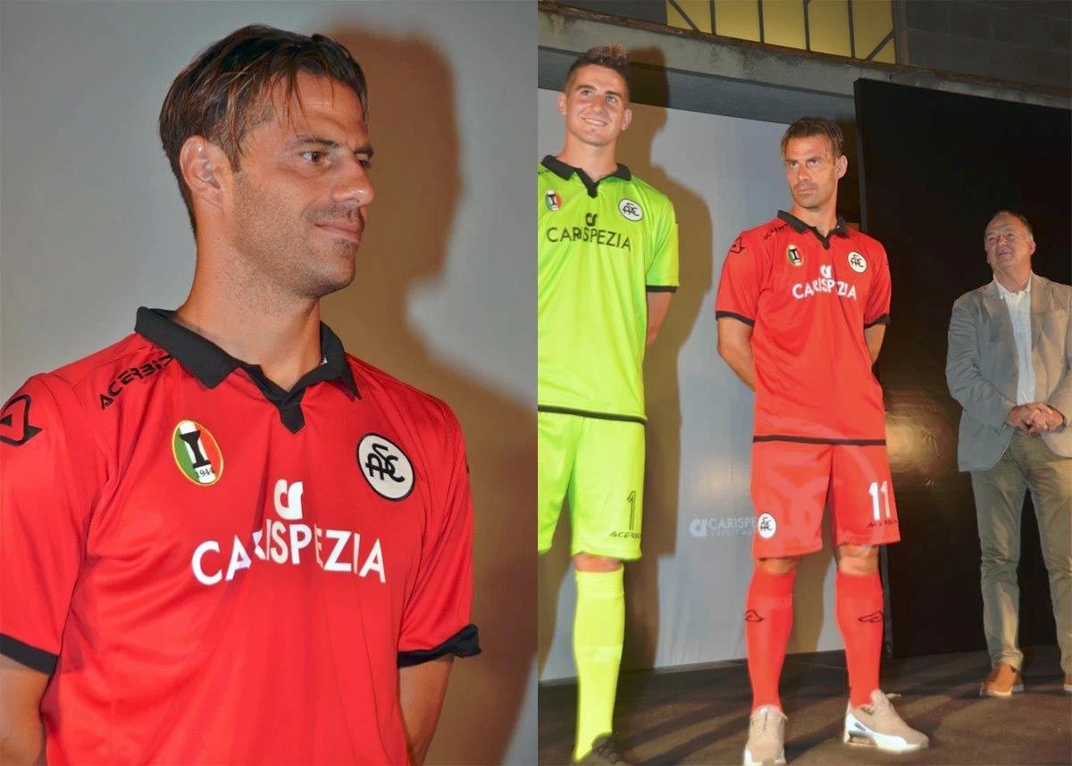 Spezia 2015-16 Third Kit