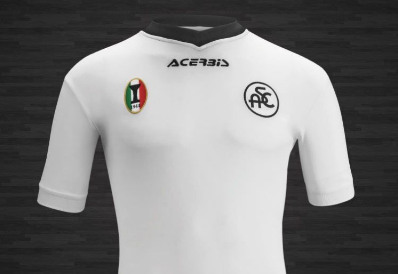 Spezia 2016-17 Home Kit