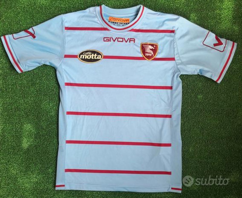 Salernitana 2015-16 Third Kit