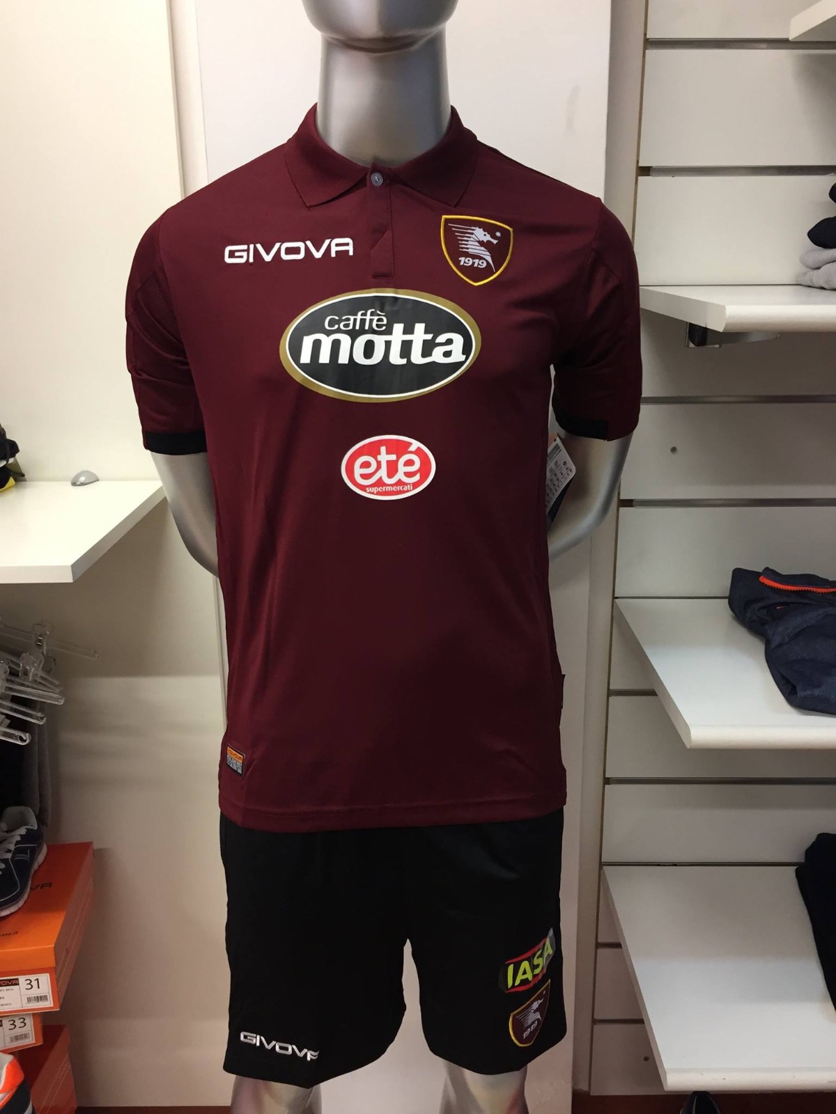 Salernitana 2016-17 Home Kit