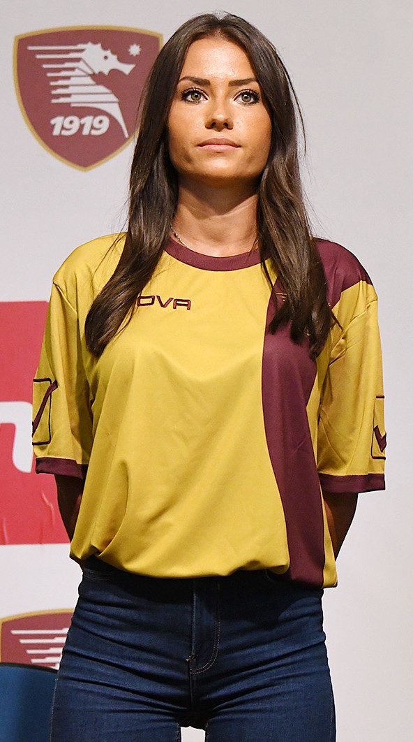 Salernitana 2018-19 Third Kit