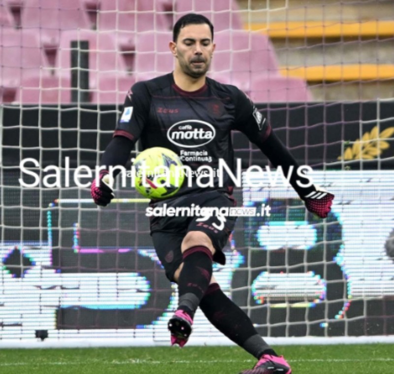 Salernitana 2022-23 GK 3 Kit