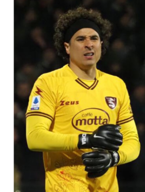 Salernitana 2022-23 GK Valentine's Day Kit