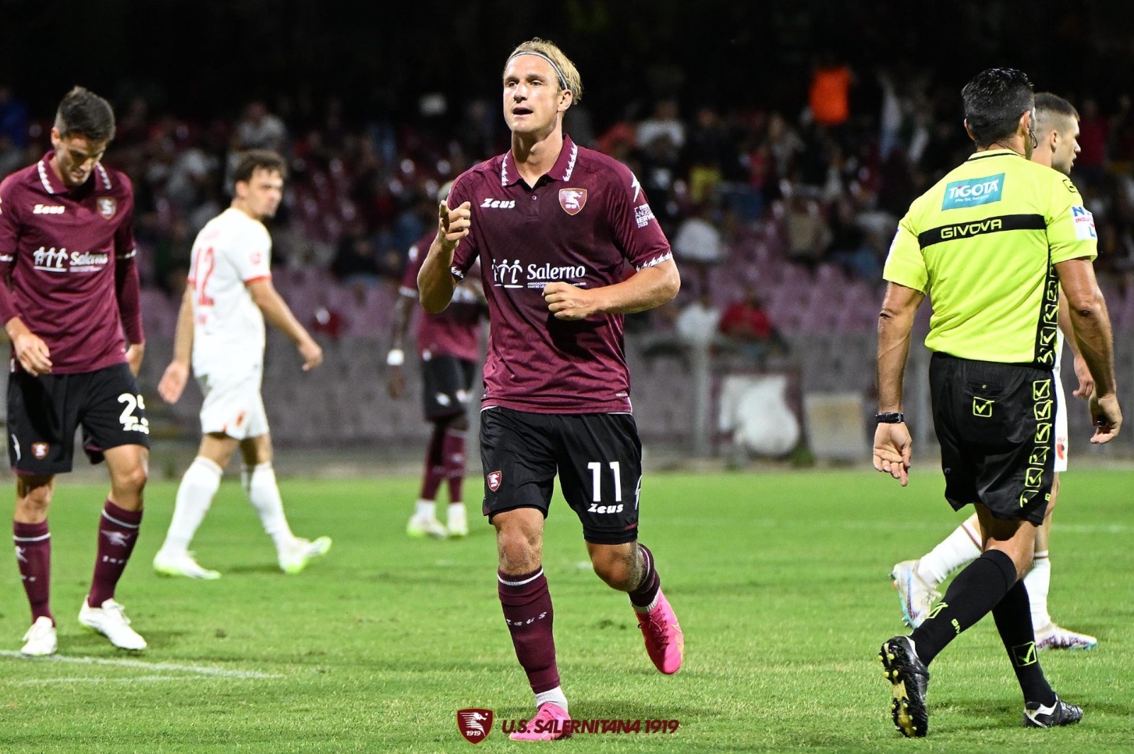 Salernitana 2023-24 Home 2 Kit