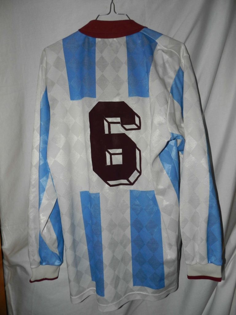 Salernitana 1992-93 Third Kit