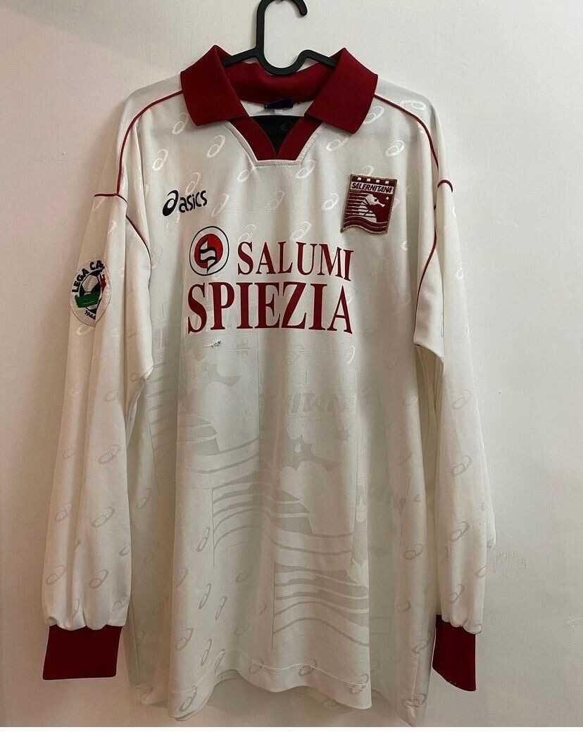 Salernitana 1996-97 Away Kit