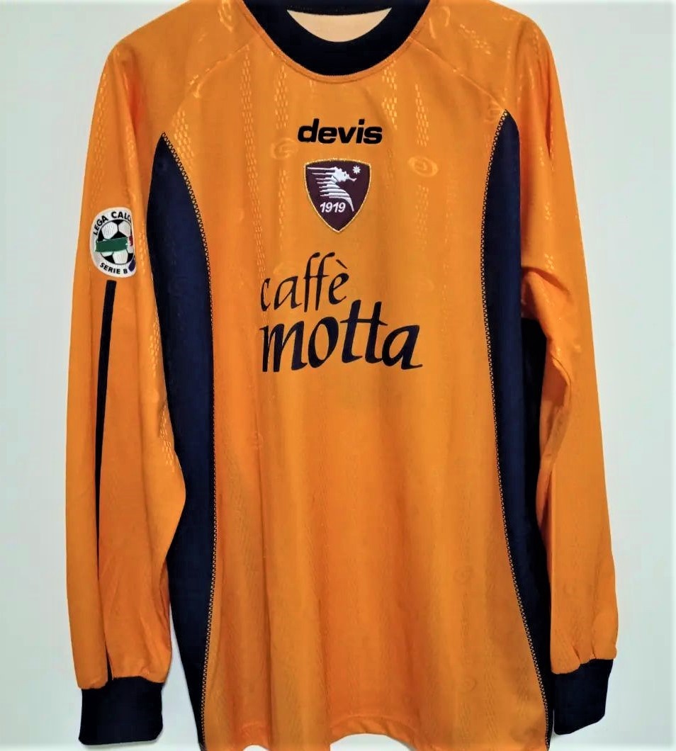 Salernitana 2004-05 Third Kit