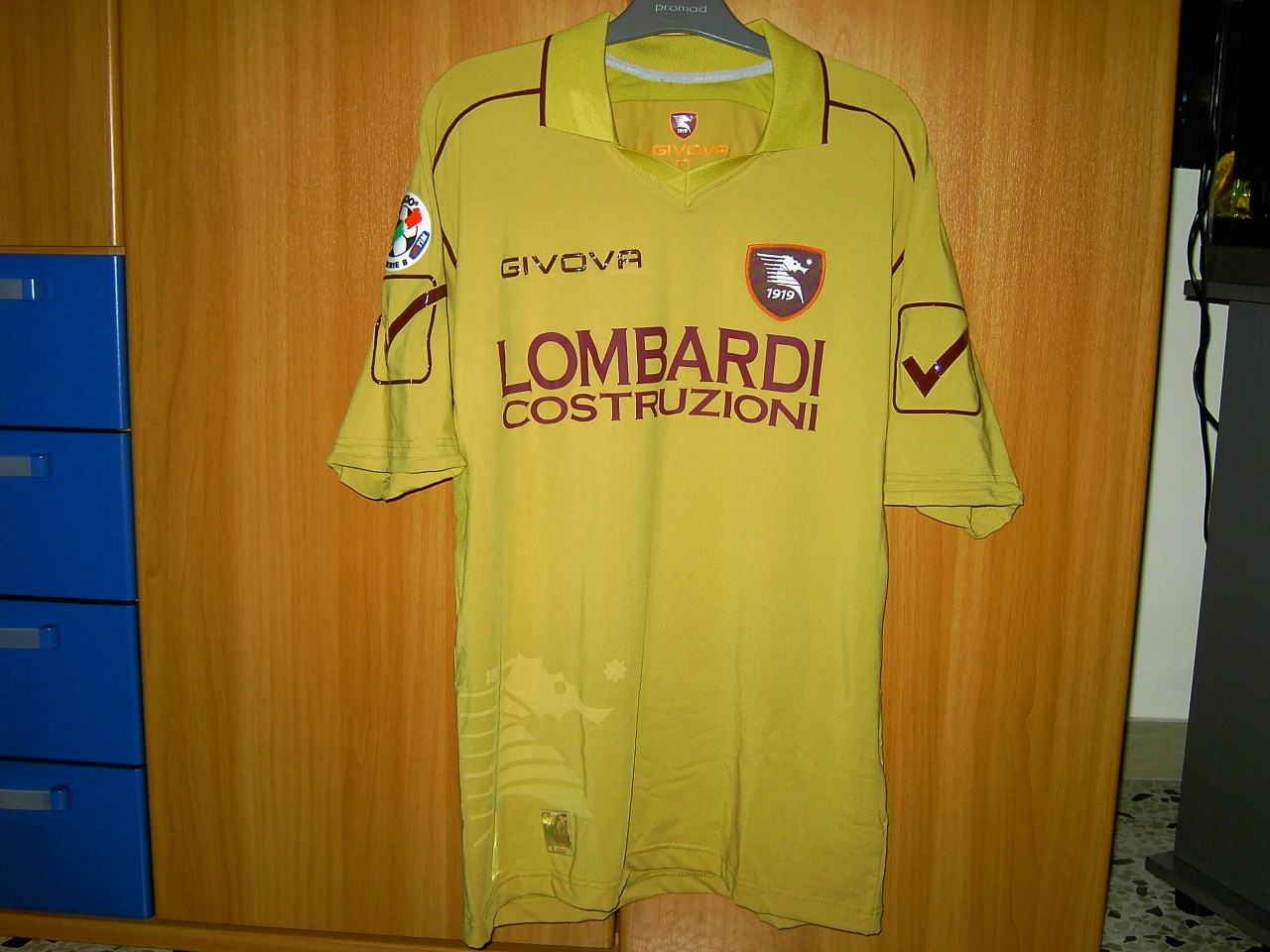 Salernitana 2009-10 Third Kit