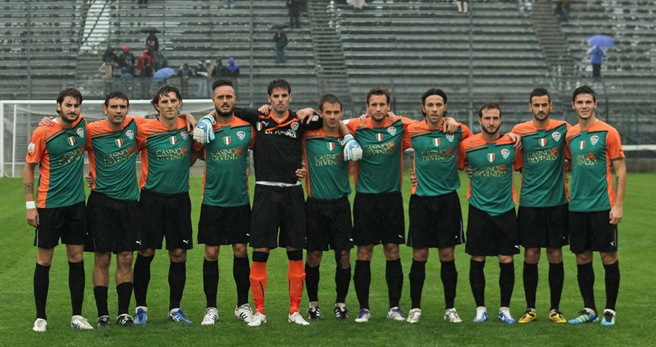 FC Unione Venezia 2012-13 GK Home Kit