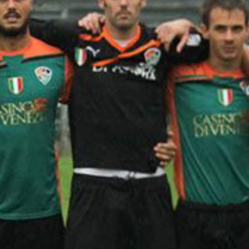 FC Unione Venezia 2012-13 GK Home Kit