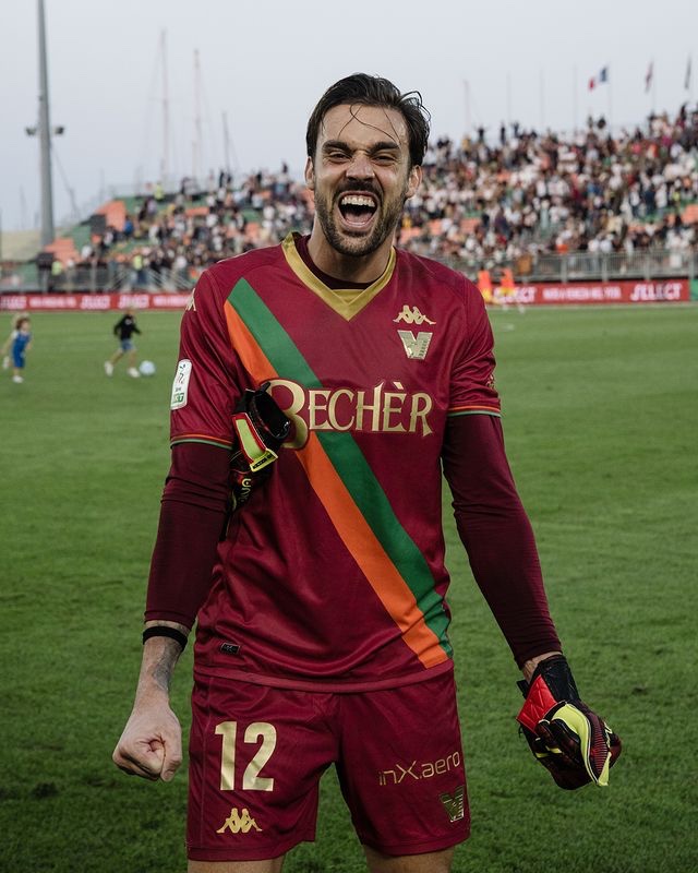 Venezia FC 2023-24 GK 1 Kit