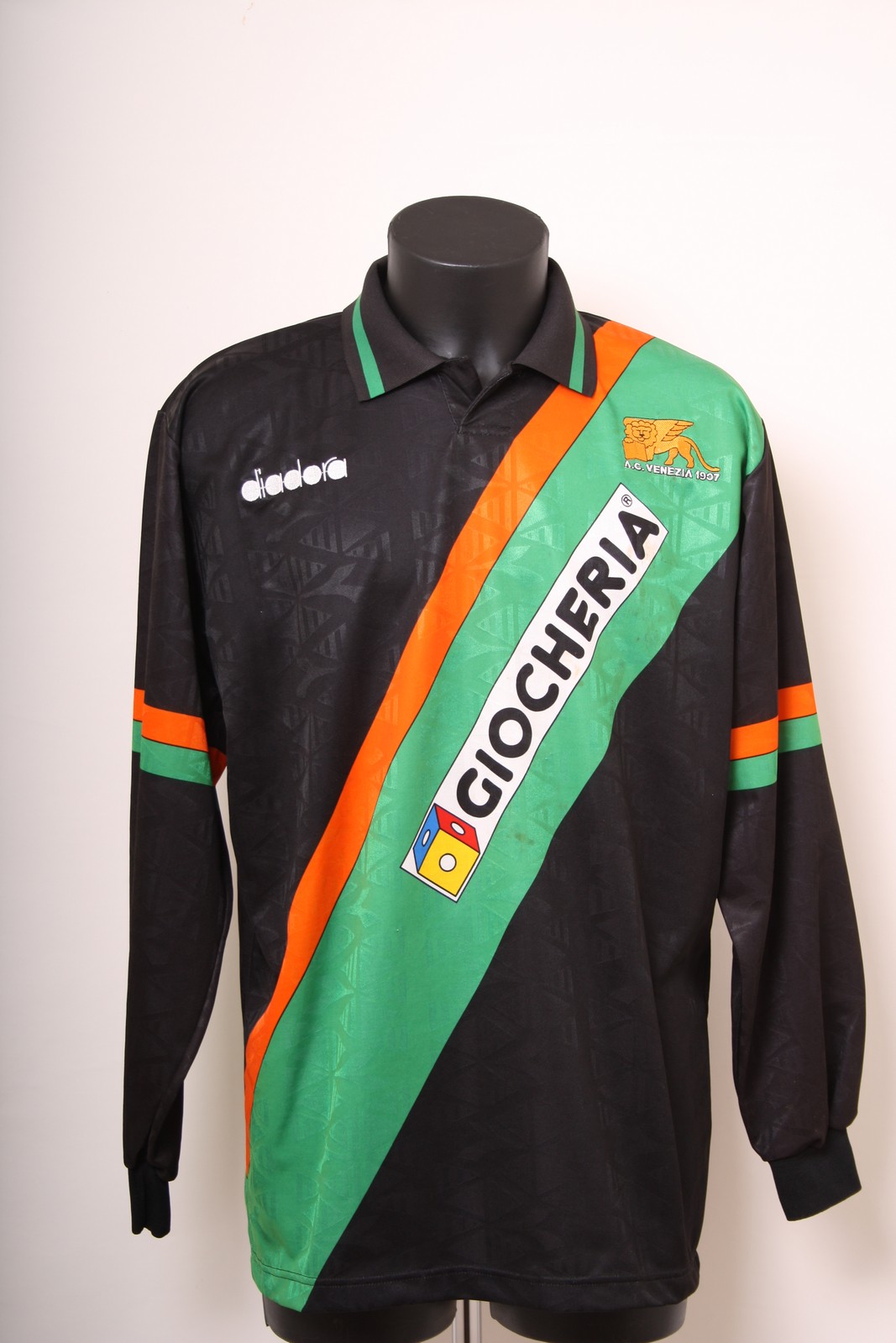 AC Venezia 1992-93 Home Kit